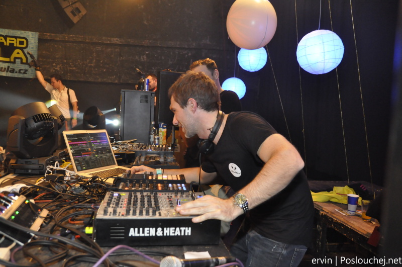 ELEKTRA W. PAN-POT (MOBILEE) - Pátek 14. 12. 2012